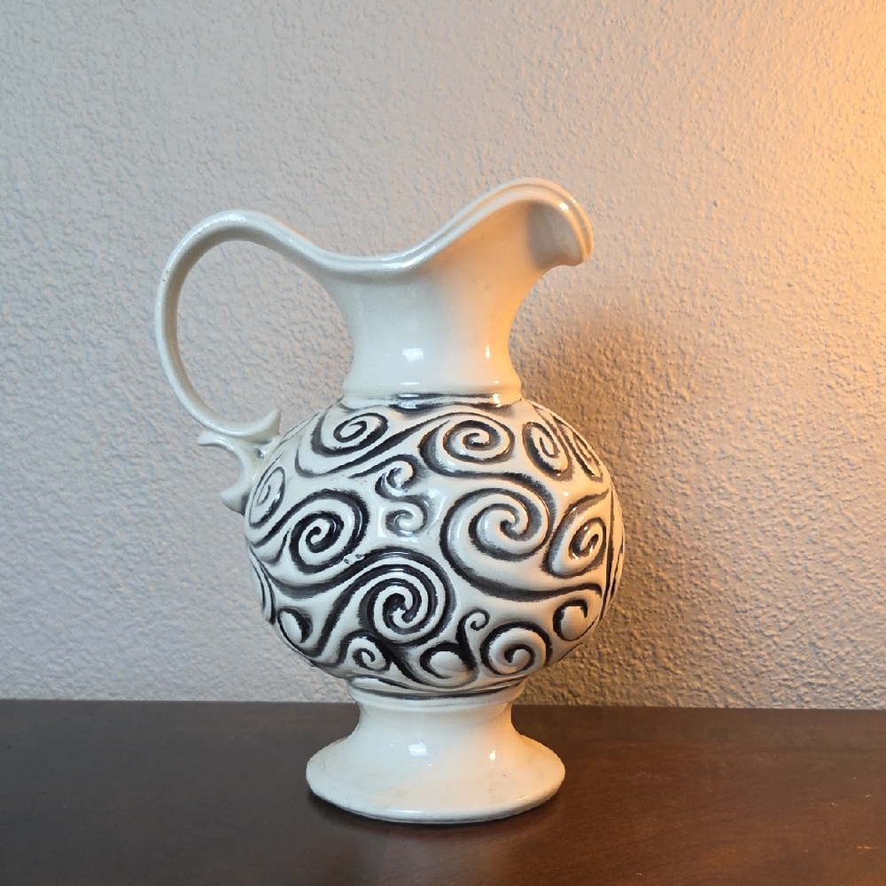 Elegant Swirl Patterned Ceramic Vase